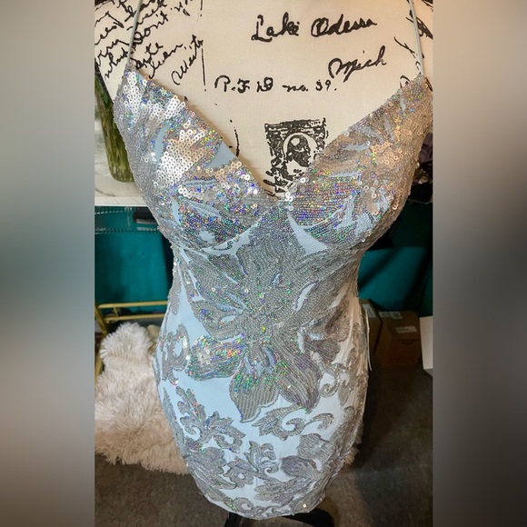 NWT! Sz 11/12 Light Blue & Silver Sequined Prom/Homecoming Dress - Picture 3 of 12